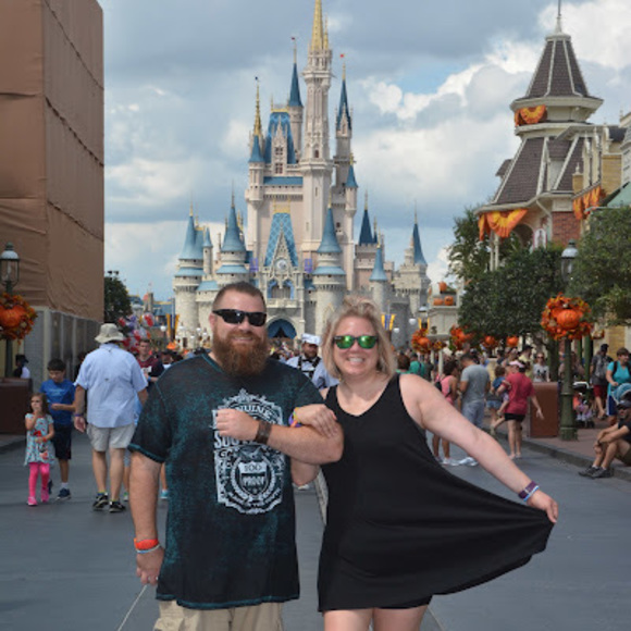 Meet your Posher, Sundi - Picture 3 of 3